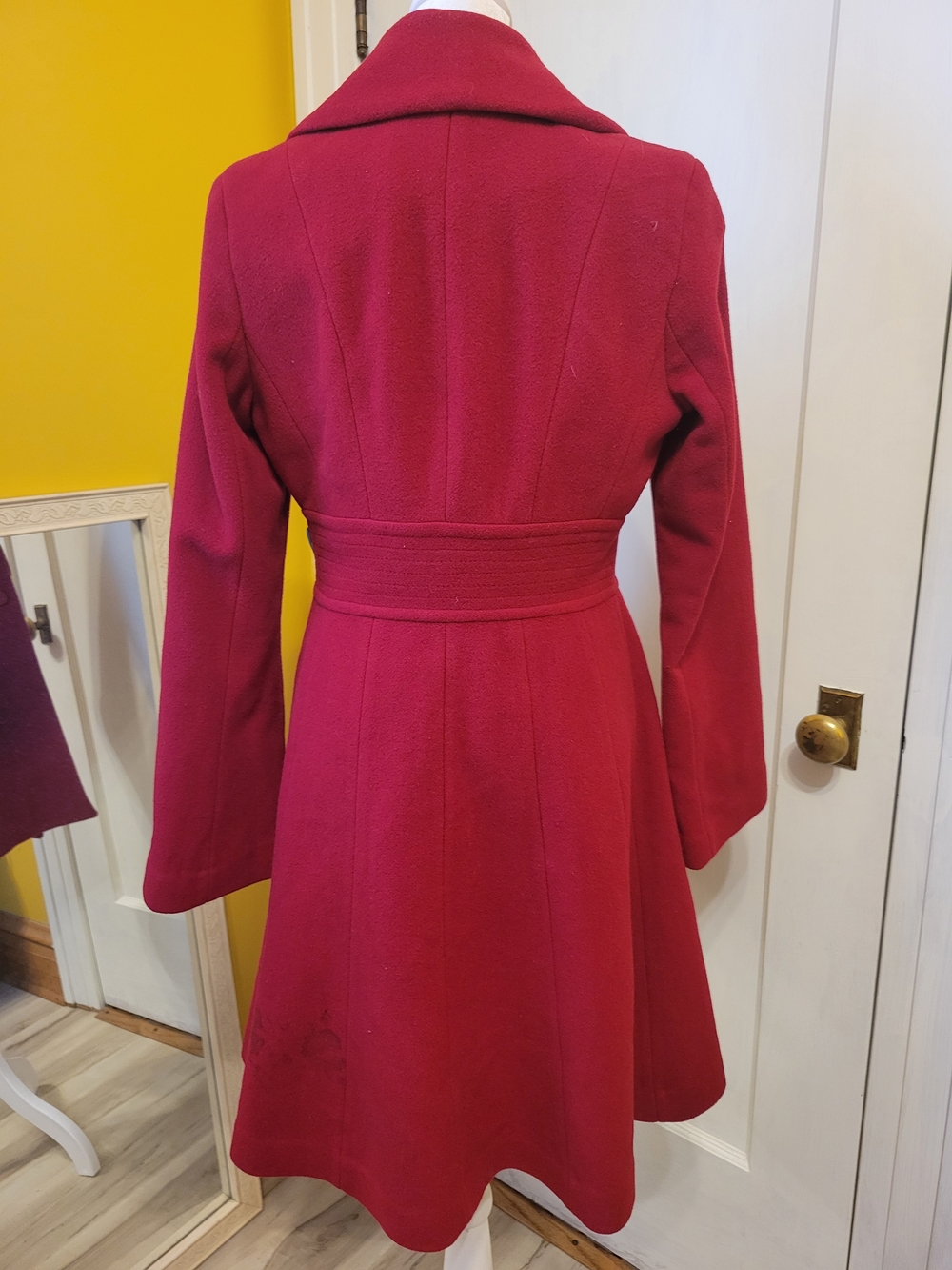 Jessica Simpson Red Wool-Blend Trench Coat with Wide Collar - Picture 2 of 7